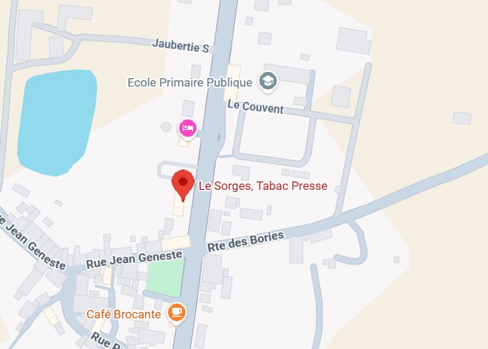 Château de Castelnaud : Joyau de la Vallée de la Dordogne Château de Castelnaud surplombant la Dordogne et son village médiéval au cœur d'un paysage verdoyant.